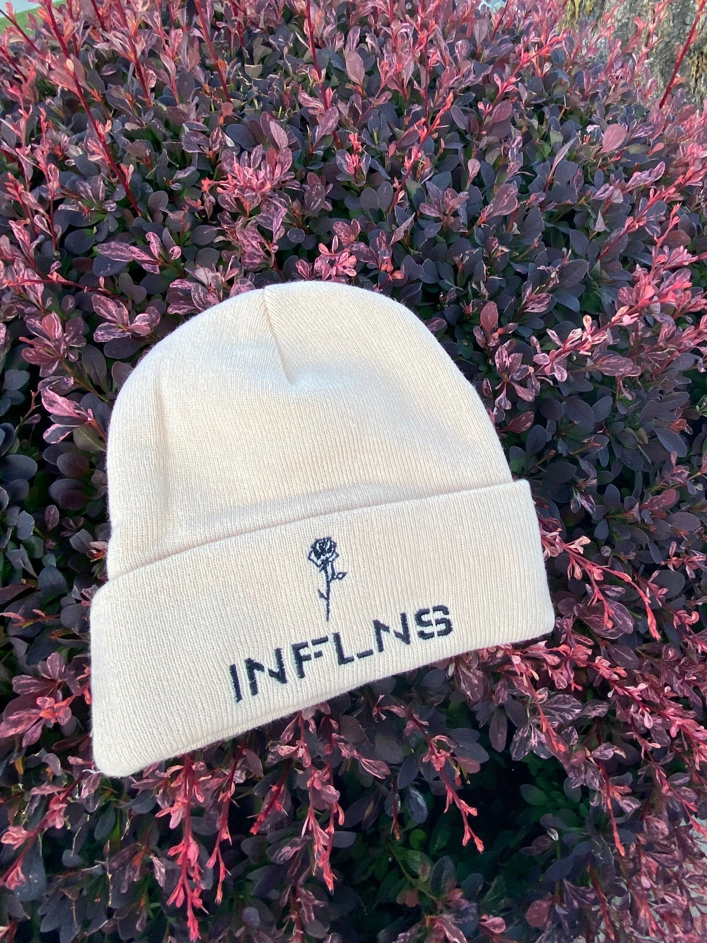 The INFLNS beanie brings warmth and style together effortlessly. With its soft, comfortable material and clean design, it’s the perfect accessory to elevate any laid-back look.